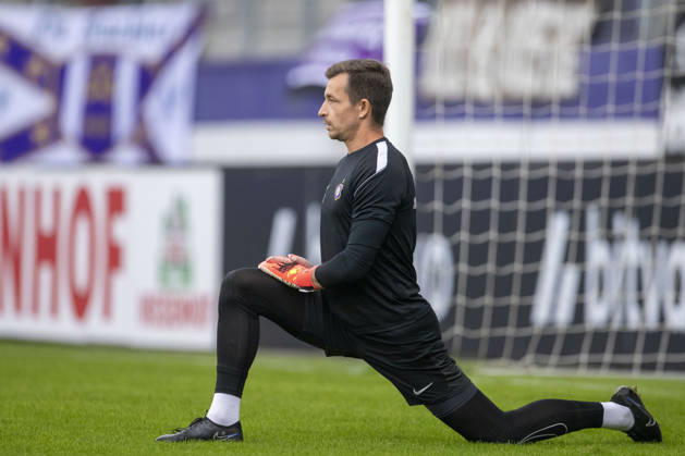 GER, Aue, Fussball, DFB-Pokal, 1. Hauptrunde, FC Erzgebirge Aue vs. TSG 1899 Hoffenheim im Bild v.l.: Martin Maennel (FC Erzgebirge Aue 01), warm up, heute in der Startelf 22.08.2026, EINS Erzgebirgsstadion Aue DFB REGULATIONS PROHIBIT ANY USE OF PHOTOGRAPHS AS IMAGE SEQUENCES AND OR QUASI-VIDEO, Copyright: HMBxMedia PaulxFritz
