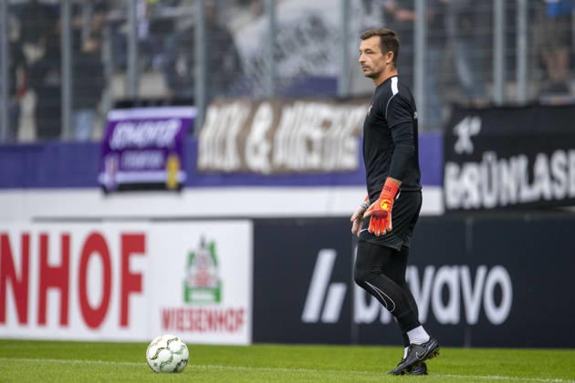 GER, Aue, Fussball, DFB-Pokal, 1. Hauptrunde, FC Erzgebirge Aue vs. TSG 1899 Hoffenheim im Bild v.l.: Martin Maennel (FC Erzgebirge Aue 01), warm up, heute in der Startelf 22.08.2026, EINS Erzgebirgsstadion Aue DFB REGULATIONS PROHIBIT ANY USE OF PHOTOGRAPHS AS IMAGE SEQUENCES AND OR QUASI-VIDEO, Copyright: HMBxMedia PaulxFritz