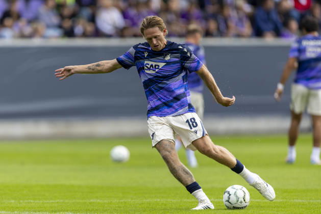 GER, Aue, Fussball, DFB-Pokal, 1. Hauptrunde, FC Erzgebirge Aue vs. TSG 1899 Hoffenheim im Bild v.l.: Wouter Burger (TSG Hoffenheim 18), Schuss, warm up 22.08.2026, EINS Erzgebirgsstadion Aue DFB REGULATIONS PROHIBIT ANY USE OF PHOTOGRAPHS AS IMAGE SEQUENCES AND OR QUASI-VIDEO, Copyright: HMBxMedia PaulxFritz