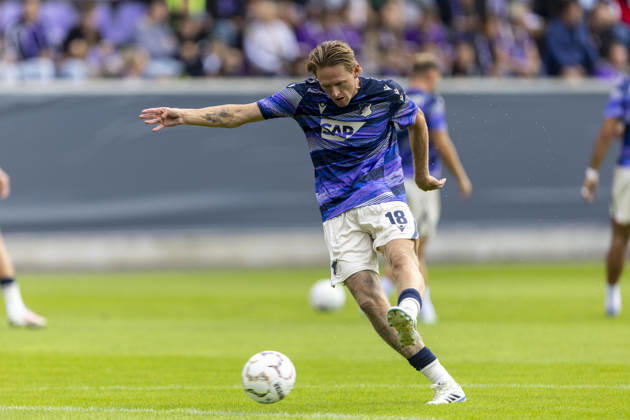 GER, Aue, Fussball, DFB-Pokal, 1. Hauptrunde, FC Erzgebirge Aue vs. TSG 1899 Hoffenheim im Bild v.l.: Wouter Burger (TSG Hoffenheim 18), warm up 22.08.2026, EINS Erzgebirgsstadion Aue DFB REGULATIONS PROHIBIT ANY USE OF PHOTOGRAPHS AS IMAGE SEQUENCES AND OR QUASI-VIDEO, Copyright: HMBxMedia PaulxFritz