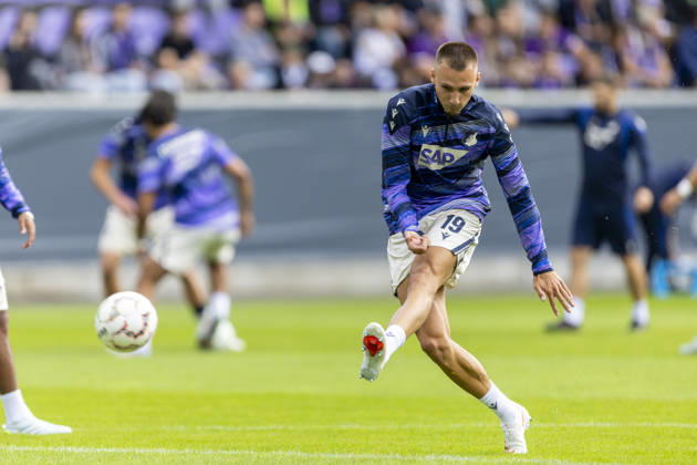 GER, Aue, Fussball, DFB-Pokal, 1. Hauptrunde, FC Erzgebirge Aue vs. TSG 1899 Hoffenheim im Bild v.l.: Tim Lemperle (TSG Hoffenheim 19), warm up 22.08.2026, EINS Erzgebirgsstadion Aue DFB REGULATIONS PROHIBIT ANY USE OF PHOTOGRAPHS AS IMAGE SEQUENCES AND OR QUASI-VIDEO, Copyright: HMBxMedia PaulxFritz