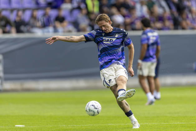 GER, Aue, Fussball, DFB-Pokal, 1. Hauptrunde, FC Erzgebirge Aue vs. TSG 1899 Hoffenheim im Bild v.l.: Wouter Burger (TSG Hoffenheim 18), warm up 22.08.2026, EINS Erzgebirgsstadion Aue DFB REGULATIONS PROHIBIT ANY USE OF PHOTOGRAPHS AS IMAGE SEQUENCES AND OR QUASI-VIDEO, Copyright: HMBxMedia PaulxFritz
