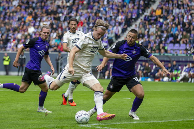 GER, Aue, Fussball, DFB-Pokal, 1. Hauptrunde, FC Erzgebirge Aue vs. TSG 1899 Hoffenheim im Bild v.l.: Patrick Wimmer (TSG Hoffenheim 08), Schuss zum 1:0 22.08.2026, EINS Erzgebirgsstadion Aue DFB REGULATIONS PROHIBIT ANY USE OF PHOTOGRAPHS AS IMAGE SEQUENCES AND OR QUASI-VIDEO, Copyright: HMBxMedia PaulxFritz