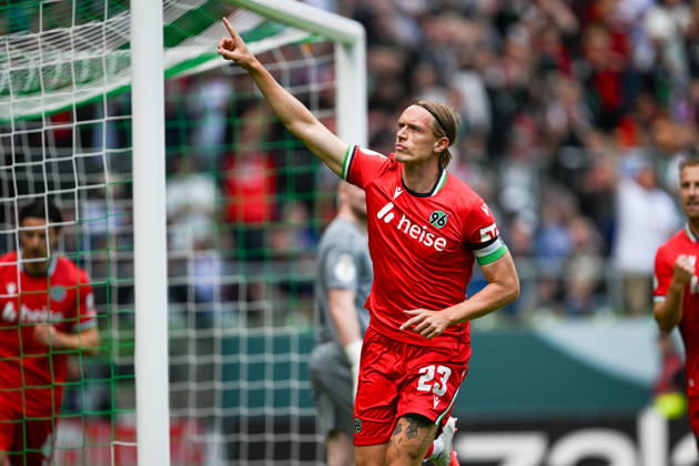 DFB Pokal 26 27 - SV Hemelingen - Hannover 96 am 22.08.2026 im Weserstadion in Bremen Jubel, Torjubel, Torschuetze, Torschütze Stefan Teitur Poroarson (Hannover) jubelt nach seinem Tor zum 0:1