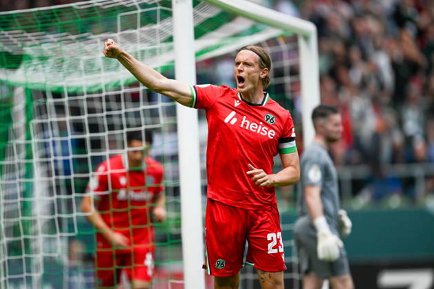 DFB Pokal 26 27 - SV Hemelingen - Hannover 96 am 22.08.2026 im Weserstadion in Bremen Jubel, Torjubel, Torschuetze, Torschütze Stefan Teitur Poroarson (Hannover) jubelt nach seinem Tor zum 0:1