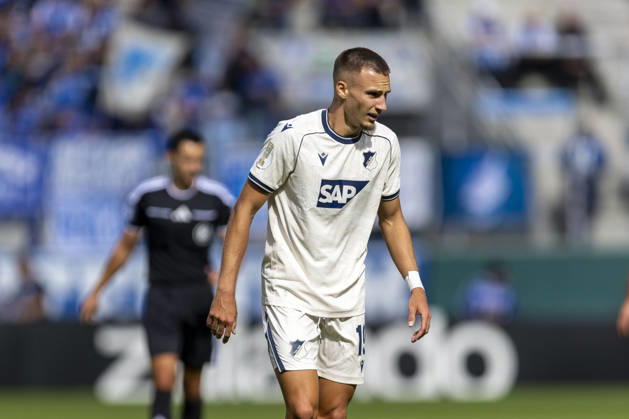 GER, Aue, Fussball, DFB-Pokal, 1. Hauptrunde, FC Erzgebirge Aue vs. TSG 1899 Hoffenheim im Bild v.l.: Tim Lemperle (TSG Hoffenheim 19), 22.08.2026, EINS Erzgebirgsstadion Aue DFB REGULATIONS PROHIBIT ANY USE OF PHOTOGRAPHS AS IMAGE SEQUENCES AND OR QUASI-VIDEO, Copyright: HMBxMedia PaulxFritz
