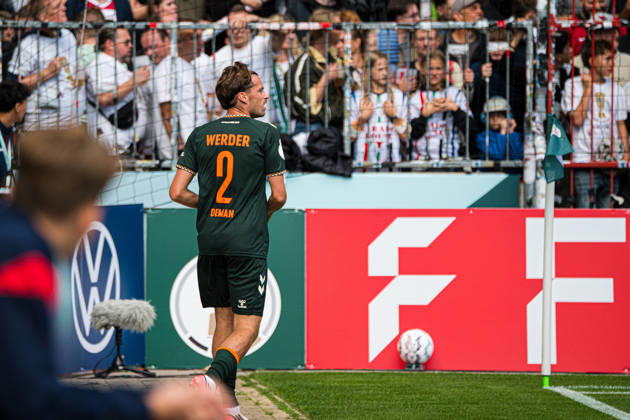 Fußball I Herren I Saison 2026-2027 I DFB-Pokal I 1. Spieltag I Lüneburger SK Hansa - SV Werder Bremen I 22.08.2026 Eckball Olivier Deman (2, SV Werder Bremen) Copyright: xLobeca Björn-OlexKehmx