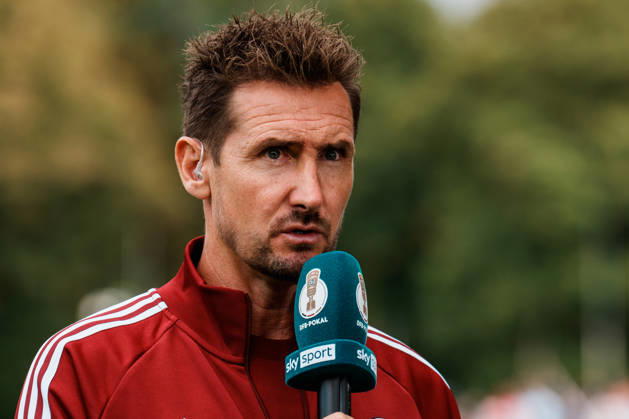Deutschland, Köln (Sportpark Höhenberg): DFB-Pokal, 1. Runde, FC Viktoria Köln - 1. FC Nürnberg, Miroslav Klose (Trainer 1. FC Nürnberg) vor dem Spiel im TV-Interview, ernst Copyright: xThiemoxRudolphx
