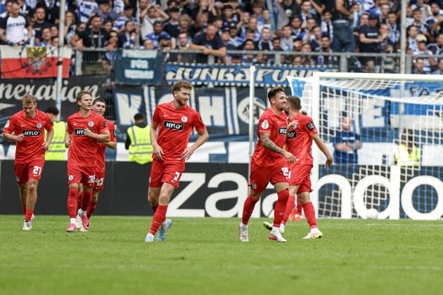 22.08.2026, GER, Fussball, Herren, DFB-Pokal, Saison 2026 2027, MSV Duisburg - SV Elversberg Luca Schnellbacher (SVE) Torjubel, jubelt nach seinem Treffer zum 0:1 Duisburg schauinsland-reisen Arena Nordrhein-Westfalen Deutschland Copyright: xAdrianxSchlüterx