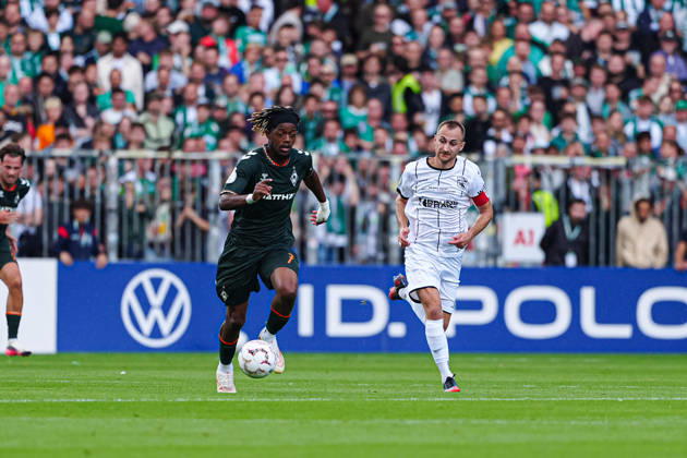 Samuel Mbangula (SV Werder Bremen, 07), Marian Kunze (Lüneburger SK Hansa, 10) GER, Lüneburger SK Hansa vs. SV Werder Bremen, Fußball, DFB-Pokal, 1. Runde, Saison 2026 2027, 22.08.2026 GER, Lüneburger SK Hansa vs. SV Werder Bremen, Fußball, DFB-Pokal, 1. Runde, Saison 2026 2027, 22.08.2026 Hamburg Copyright: xEibner-Pressefoto MarcelxvonxFehrnx EP_MFN