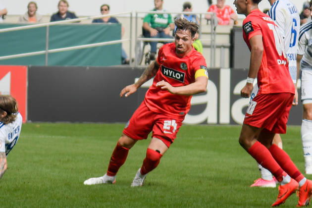 Luca Schnellbacher (Elversberg 24) jubelt nach dem Tor zum 0:1 22.08.2026 ¢ Fussball ¢ MSV Duisburg vs SV Elversberg ¢ DFB-Pokal, Schauinsland-Reisen-Arena, Duisburg, DFB DFL REGULATIONS PROHIBIT ANY USE OF PHOTOGRAPHS AS IMAGE SEQUENCES AND OR QUASI-VIDEO NRW Germany