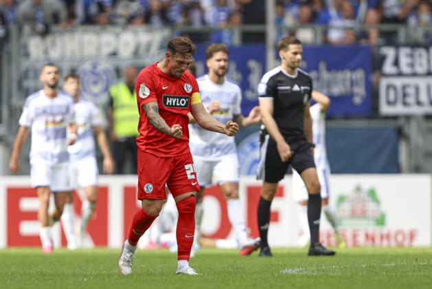 Luca Schnellbacher (SV 07 Elversberg) Torjubel, jubelt nach seinem Treffer zum 0:1 waehrend des Spiels der 1. Runde des DFB-Pokal zwischen MSV Duisburg und SV 07 Elversberg, Schauinsland-Reisen-Arena am 22. August 2026 in Duisburg, Deutschland. (Foto von Oliver Kaelke DeFodi Images) +++ Luca Schnellbacher (SV 07 Elversberg) celebrates after scoring his team s first goal during the 1st round match of the DFB-Pokal between MSV Duisburg and SV 07 Elversberg at Schauinsland-Reisen-Arena on August 22, 2026 in Duisburg, Germany. (Photo by Oliver Kaelke DeFodi Images) DFB DFL REGULATIONS PROHIBIT ANY USE OF PHOTOGRAPHS AS IMAGE SEQUENCES AND OR QUASI-VIDEO. (Photo by Oliver Kaelke DeFodi Images) -