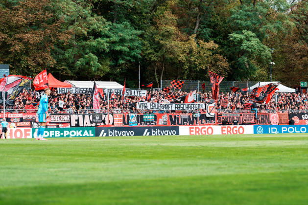 Deutschland, Köln (Sportpark Höhenberg): DFB-Pokal, 1. Runde, FC Viktoria Köln - 1. FC Nürnberg, Proteste Choreo der Fans von Nürnberg gegen Videoassistenten VAR Copyright: xThiemoxRudolphx