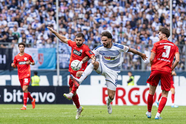 DFB-Pokal, 2026 2027, 1. Runde: MSV Duisburg - SV 07 Elversberg; 22.08.2026 Lukasz Poreba (SV 07 Elversberg, 8), Lex Tyger Lobinger (MSV Duisburg, 9) DFB-Pokal, 2026 2027, 1. Runde: MSV Duisburg - SV 07 Elversberg; Schauinsland-Reisen-Arena, Duisburg; 22.08.2026 DFB regulations prohibit any use of photographs as image sequences and or quasi video. Copyright: xBEAUTIFULxSPORTS Buriakovx