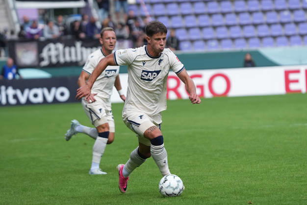 22.08.2026, eins Erzgebirgsstadion, Aue, GER, DFB Pokal, Erzgebirge Aue vs TSG Hoffenheim , Adam Hlozek (Hoffenheim) (Photo by Hasan Bratic DeFodi Images) -