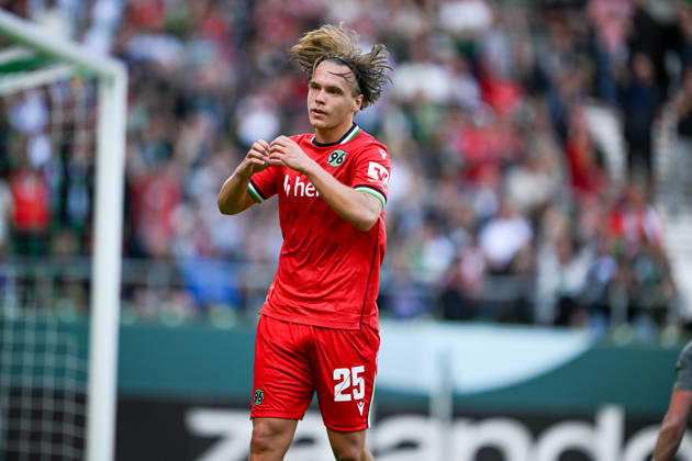 DFB Pokal 26 27 - SV Hemelingen - Hannover 96 am 22.08.2026 im Weserstadion in Bremen Jubel, Torjubel, Torschuetze, Torschütze Lars Gindorf (Hannover) jubelt nach seinem Tor zum 0:6