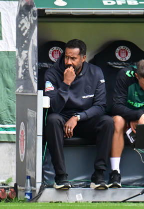 22.08.2026,GER Fußball, Männer,DFB Pokal, 1.Runde Saison 2026 2027, Hamburg, Lüneburger SK vs Werder Bremen Trainer Daniel Thioune (Werder) DFB DFL regulations prohibit any use of photographs as image sequences and or quasi-video) Hamburg Millerntorstadion Hamburg Deutschland Copyright: xnordphotoxGmbH xWitkex