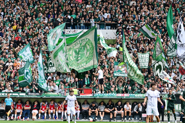 22.08.2026,GER Fußball, Männer,DFB Pokal, 1.Runde Saison 2026 2027, Hamburg, Lüneburger SK vs Werder Bremen Feature Fanblock der Werder Fans DFB DFL regulations prohibit any use of photographs as image sequences and or quasi-video) Hamburg Millerntorstadion Hamburg Deutschland Copyright: xnordphotoxGmbH xWitkex