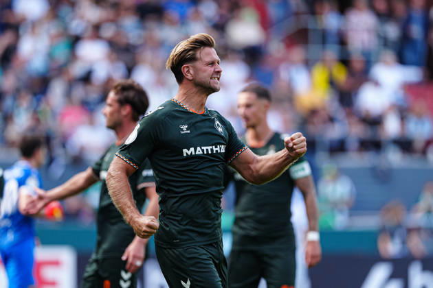 Torjubel nach Tor zum 0:2 per Elfmeter Strafstoss Niclas Füllkrug (SV Werder Bremen, 10) GER, Lüneburger SK Hansa vs. SV Werder Bremen, Fußball, DFB-Pokal, 1. Runde, Saison 2026 2027, 22.08.2026 GER, Lüneburger SK Hansa vs. SV Werder Bremen, Fußball, DFB-Pokal, 1. Runde, Saison 2026 2027, 22.08.2026 Hamburg Copyright: xEibner-Pressefoto MarcelxvonxFehrnx EP_MFN