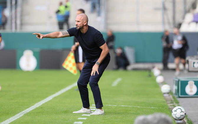 Erz.Aue - Hoffenheim DFB-Pokal Aue, 22.08.2026, Erzgebirgsstadion, Fußball, DFB Pokal, 1.Hauptrunde , FC Erzgebirge Aue vs. TSG 1899 Hoffenheim , Im Bild: Trainer Christian Ilzer, TSG Hoffenheim , Nur für journalistische Zwecke. Only for editorial use! , DFB regulations prohibit any use of photographs as image sequences and or quasi-video. ,