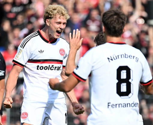 22.08.2026, xophax, Fussball , DFB - Pokal , 1.Runde Viktoria Köln gegen 1.FC Nürnberg 1 zu 0 Torschütze Piet Scobel , links ( Nürnberg ) Köln