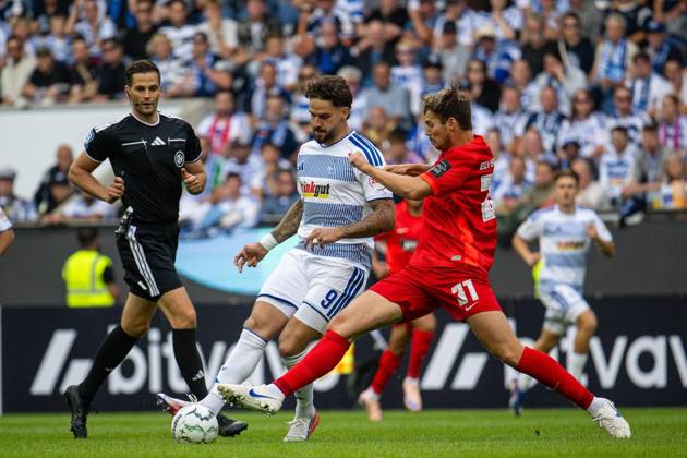 DFB-Pokal MSV Duisburg - SV Elversberg ** NUR FÜR REDAKTIONELLE ZWECKE ** EDITORIAL USE ONLY **<p>Fußball DFB-Pokal MSV Duisburg - SV Elversberg am 22.08.26 in der Schauinsland-Reisen Arena in Duisburg Lex Tyger Lobinger ( Duisburg ) Duisburg Copyright: JakobxKlos