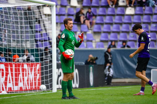 Martin Maennel (FC Erzgebirge Aue, 01) gibt Anweisungen, gestikuliert, FC Erzgebirge Aue vs. TSG Hoffenheim, Fussball, DFB Pokal, 1. Runde, Saison 2026 2027, 22.08.2026,¨ DFL REGULATIONS PROHIBIT ANY USE OF PHOTOGRAPHS AS IMAGE SEQUENCES AND OR QUASI-VIDEO,¨ FC Erzgebirge Aue vs. TSG Hoffenheim, Fussball, DFB Pokal, 1. Runde, Saison 2026 2027, 22.08.2026, Aue Copyright: xEibner-Pressefoto LauraxRoemerx EP_LRR