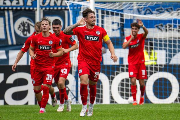 DFB-Pokal MSV Duisburg - SV Elversberg ** NUR FÜR REDAKTIONELLE ZWECKE ** EDITORIAL USE ONLY **<p>Fußball DFB-Pokal MSV Duisburg - SV Elversberg am 22.08.26 in der Schauinsland-Reisen Arena in Duisburg Torjubel zum 0:1 durch Luca Schnellbacher ( Elversberg ) Duisburg Copyright: JakobxKlos