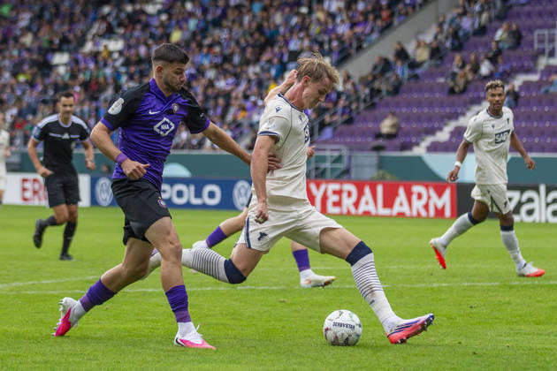 GER, Aue, Fussball, DFB-Pokal, 1. Hauptrunde, FC Erzgebirge Aue vs. TSG 1899 Hoffenheim im Bild v.l.: Max Moerstedt (TSG Hoffenheim 09), Aktion mit Ball , Torschuss 22.08.2026, EINS Erzgebirgsstadion Aue DFB REGULATIONS PROHIBIT ANY USE OF PHOTOGRAPHS AS IMAGE SEQUENCES AND OR QUASI-VIDEO, Copyright: HMBxMedia PaulxFritz