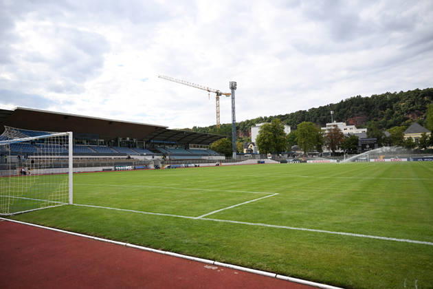 22.08.2026, xjhx, Fussball DFB Pokal 1.Runde, Eintracht Trier - RB Leipzig v.l. Innenraum, Rasen, Tribuenen, Tribuene, Spielfeld Trier