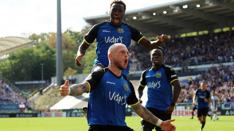 22.08.2026, xrekx, Fussball DFB Pokal 1.Runde, 1.FC Saarbruecken - Hertha BSC Berlin v.l. Torjubel nach dem Tor zum celebrating the goal celebrate 1:1 durch Philip Fahrner (1.FC Saarbruecken) (DFL DFB REGULATIONS PROHIBIT ANY USE OF PHOTOGRAPHS as IMAGE SEQUENCES and or QUASI-VIDEO) Saarbruecken