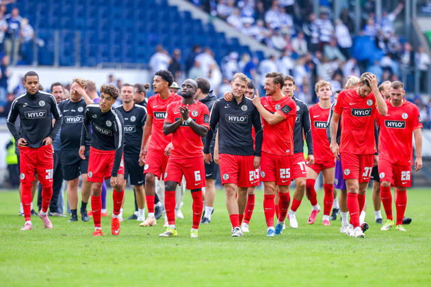 2026.08.22, xkwix, Fußball, DFB-Pokal, MSV Duisburg - SV Elversberg, Schauinsland-Reisen-Arena, 1.Runde, Saison 2026 2027: Das Gastteam aus Elversberg feiert den Sieg DFB regulations prohibit any use of photographs as image sequences and or quasi-video. Photo: xKamilxWilkowskixPressefotoKochx Nordrhein-Westfalen Deutschland
