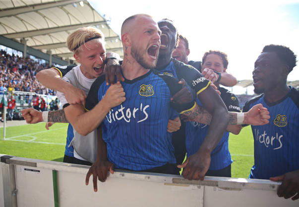 22.08.2026, Fussball, Herren, DFB-Pokal, 1. Runde, Saison 2026 2027, 1. FC Saarbrücken - Hertha BSC Berlin, Torjubel des 1. FC Saarbrücken nach dem Tor zum 1:1 durch Philip Fahrner (1. FC Saarbruecken) Saarbrücken Ludwigsparkstadion Saarland Deutschland Copyright: xFabianxKleerx