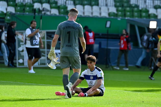 Marcel Pfaar (SV Hemelingen, 01) und Emirhan Ciftci (SV Hemelingen, 58) nach dem Spiel SV Hemelingen vs. Hannover 96, Fussball, DFB-Pokal, 1. Runde, Saison 2026 2027, 22.08.2026, SV Hemelingen vs. Hannover 96, Fussball, DFB-Pokal, 1. Runde, Saison 2026 2027, 22.08.2026 Bremen Copyright: xEibner-Pressefoto RobertxGertzenx EP_RGN