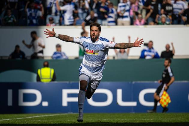 DFB-Pokal MSV Duisburg - SV Elversberg ** NUR FÜR REDAKTIONELLE ZWECKE ** EDITORIAL USE ONLY **<p>Fußball DFB-Pokal MSV Duisburg - SV Elversberg am 22.08.26 in der Schauinsland-Reisen Arena in Duisburg Torjubel zum 1:1 durch Lex Tyger Lobinger ( Duisburg ) Duisburg Copyright: JakobxKlos