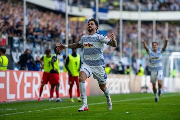 DFB-Pokal MSV Duisburg - SV Elversberg ** NUR FÜR REDAKTIONELLE ZWECKE ** EDITORIAL USE ONLY **<p>Fußball DFB-Pokal MSV Duisburg - SV Elversberg am 22.08.26 in der Schauinsland-Reisen Arena in Duisburg Torjubel zum 1:1 durch Lex Tyger Lobinger ( Duisburg ) Duisburg Copyright: JakobxKlos