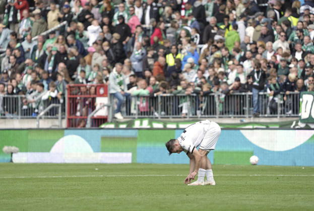 Foto : skeptische Miene bei ... Nico HÜBNER ( LSK ) Fussball DFB Pokal , 1. Runde am Sa. 22.08.2026 Lüneburger SK - Werder Bremen