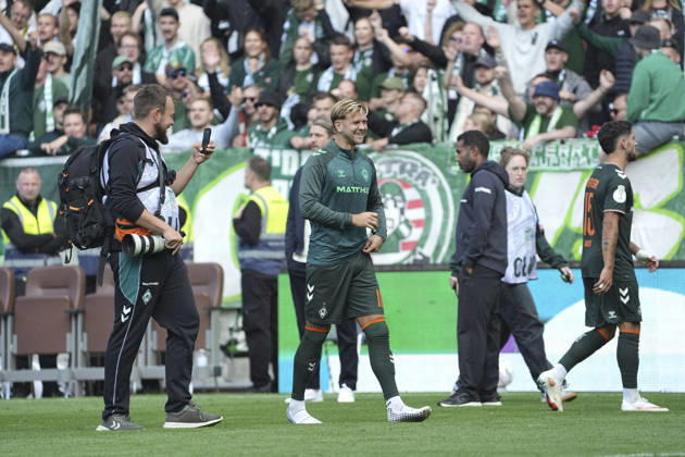 Foto : Jubel nach dem Schlußpfiff bei den Spielern von Werder , hier Niclas Füllkrug Fussball DFB Pokal , 1. Runde am Sa. 22.08.2026 Lüneburger SK - Werder Bremen