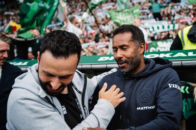 DFB-Pokal: Lüneburger SK - SV Werder Bremen, 22.08.2026 Tarek Gibbah (Trainer Lüneburger SK Hansa) mit Daniel Thioune (Trainer, SV Werder Bremen); Fußball, DFB-Pokal, 1. Runde: Lüneburger SK vs. SV Werder Bremen am 22.08.2026 im Millerntor-Stadion, Hamburg DFB REGULATIONS PROHIBIT ANY USE OF PHOTOGRAPHS AS IMAGE SEQUENCES AND OR QUASI-VIDEO. Copyright: xBEAUTIFULxSPORTS Tonhäuserx