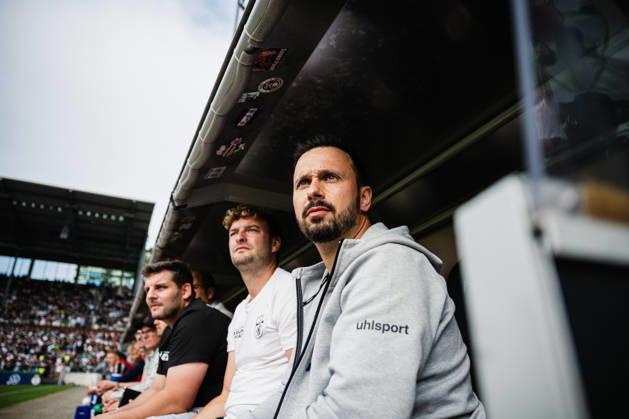 DFB-Pokal: Lüneburger SK - SV Werder Bremen, 22.08.2026 Tarek Gibbah (Trainer Lüneburger SK Hansa); Fußball, DFB-Pokal, 1. Runde: Lüneburger SK vs. SV Werder Bremen am 22.08.2026 im Millerntor-Stadion, Hamburg DFB REGULATIONS PROHIBIT ANY USE OF PHOTOGRAPHS AS IMAGE SEQUENCES AND OR QUASI-VIDEO. Copyright: xBEAUTIFULxSPORTS Tonhäuserx