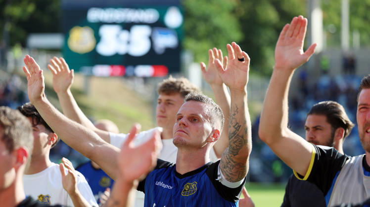 22.08.2026, xrekx, Fussball DFB Pokal 1.Runde, 1.FC Saarbruecken - Hertha BSC Berlin v.l. Florian Pick (1.FC Saarbruecken) enttaeuscht, enttäuscht, schaut enttaeuscht, niedergeschlagen, disappointed Spielende (DFL DFB REGULATIONS PROHIBIT ANY USE OF PHOTOGRAPHS as IMAGE SEQUENCES and or QUASI-VIDEO) Saarbruecken