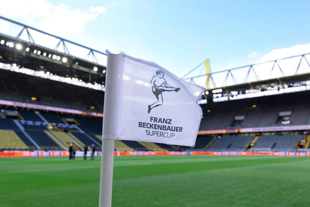 22.08.2026, Fussball, Franz Beckenbauer Supercup 2026, Borussia Dortmund - FC Bayern München. Branding der Eckfahne für den Supercup. Dortmund Signal Iduna Park NRW Deutschland xRHR-FOTO DEx Copyright: DennisxEwert RHR-FOTOx RHR-FOTO DE