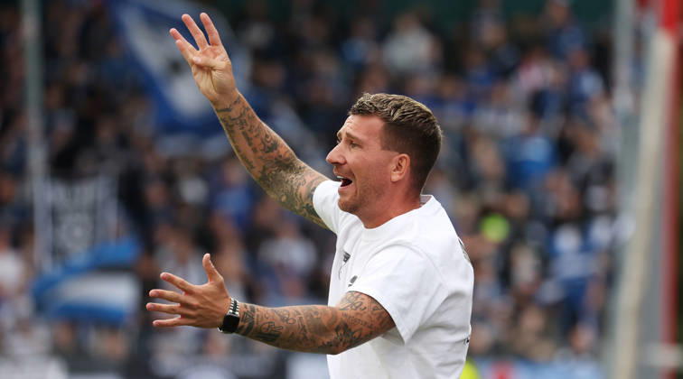 2026.08.22, Deutschland, Aspach Fußball SG Sonnenhof Großaspach vs. Arminia Bielefeld, Trainer Pascal Reinhardt (Großaspach)