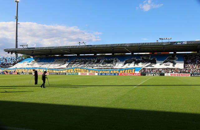 Fussball, Herren, DFB-Pokal, 1.Hauptrunde, Saison 2026 2027, TSV 1860 München - Holstein Kiel, Grünwalder Stadion Choreo 60 Jahre Meisterschaft in der Gegengerade, TSV 1860 München