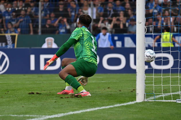 22.08.2026, xjhx, Fussball DFB Pokal 1.Runde, Eintracht Trier - RB Leipzig v.l. Leon-Oumar Wechsel (SV Eintracht Trier 05) beim Tor zum 0:3 Trier