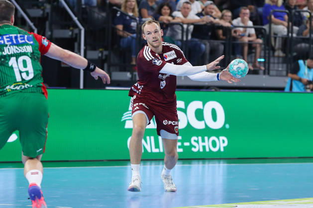22.08.2026, xgox, Handball - Rexel Super-Cup, SC Magdeburg - Füchse Berlin emspor, v.l. Elvar Oern Jonsson (Magdeburg, 19) am Ball, plays the ball München