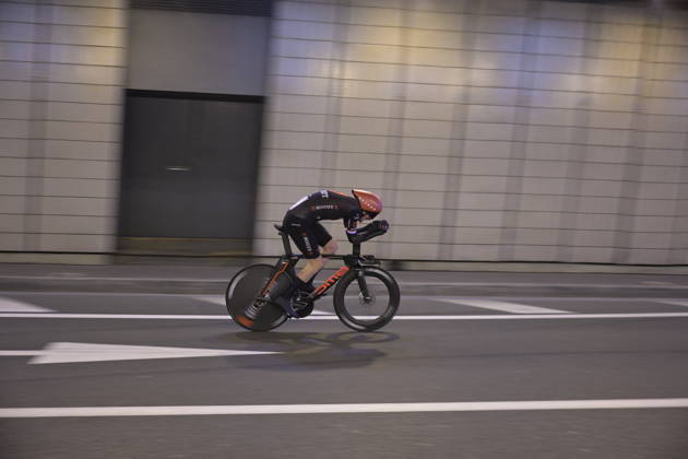 Salida de la Vuelta Ciclista a Espana en Mónaco Un ciclista durante la salida de la Vuelta Ciclista a Espana, a 22 de agosto de 2026, en Mónaco (Francia). La Vuelta Ciclista a Espana 2026 arranca hoy, 22 de agosto, en Mónaco y termina el domingo 13 de septiembre en Granada. Serán 21 etapas, 3.275 km y más de 58.000 metros de desnivel acumulado; por primera vez, la llegada final no será en Madrid, sino en el entorno de la Alhambra. 22 AGOSTO 2026;VUELTA CICLISTA;REALEZA;CICLISMO;BICIS;BICICLETAS;CONTRARRELOJ;SALIDA;PRIMERA ETAPA;MÓNACO;VUELTA;CASINO; Monaco (Francia) Monaco (Francia) Espana Copyright: xLaurentxCoustx xEuropaxPressx 7726347