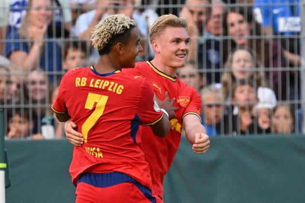 22.08.2026, xjhx, Fussball DFB Pokal 1.Runde, Eintracht Trier - RB Leipzig v.l. Torjubel nach dem Tor zum celebrating the goal celebrate 0:4 durch Conrad Harder Schandorff (RB Leipzig) Trier
