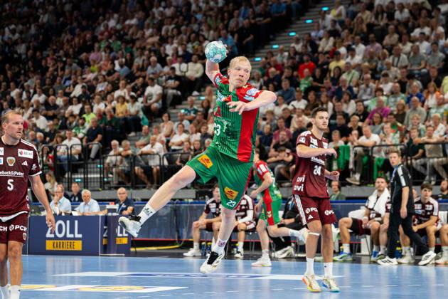 Fuechse Berlin (GER) vs SC Magdeburg (GER), Handball, 1. Handball Bundesliga Herren, Rexel Supercup 2026, Saison 2026 2027, Muenchen, 22.08.2026 Magnus Saugstrup Jensen (SC Magdeburg, 23) im Torwurf Muenchen SAP Garden Deutschland