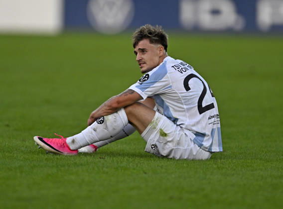 22.08.2026, Fussball DFB-Pokal 2026 27, 1.Runde, TSV 1860 München - Holstein Kiel, im Stadion an der Grünwalderstrasse in München, Mark Gevorgyan (1860 München) am Boden